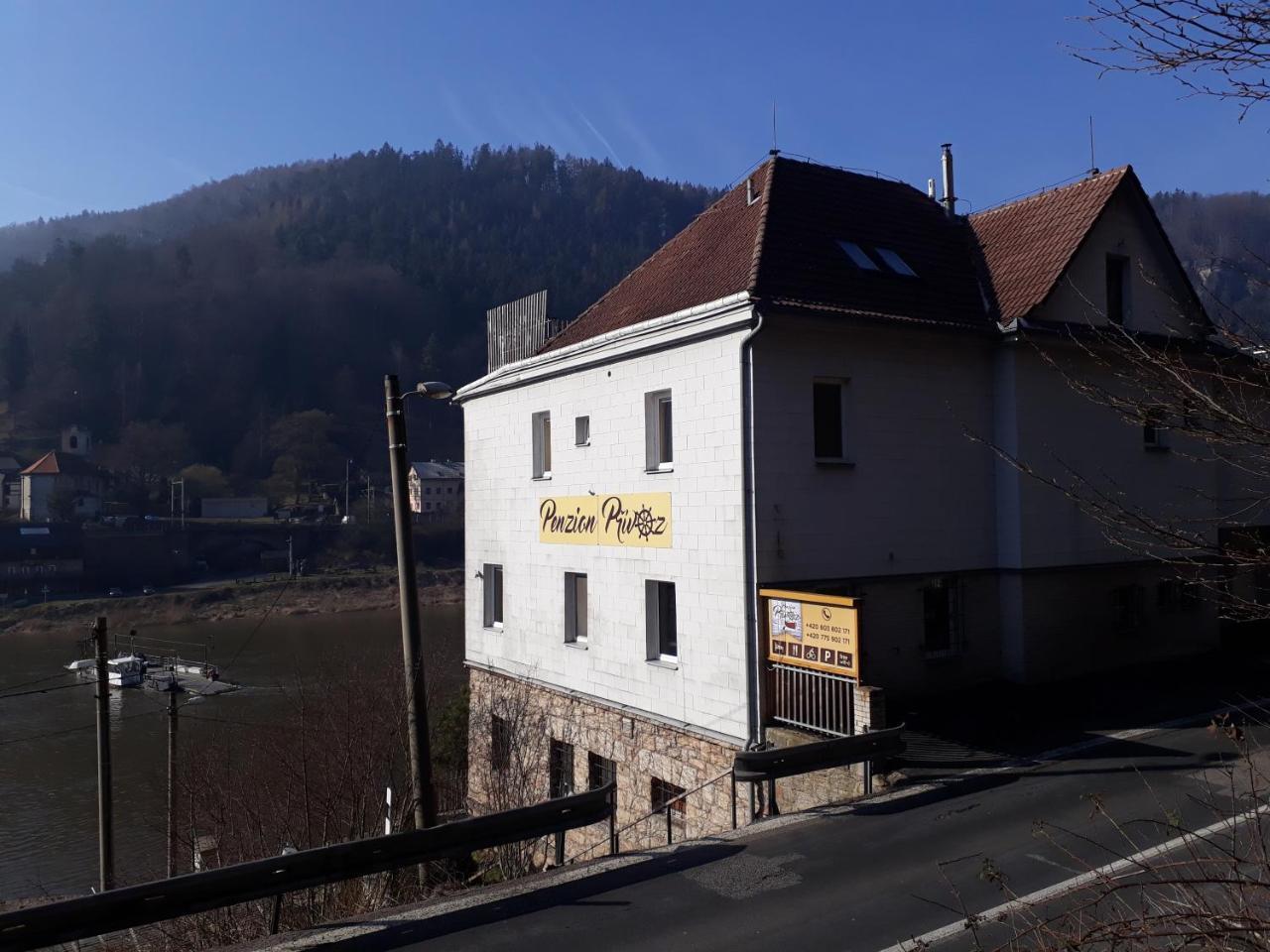 Penzion Privoz Hrensko Exterior photo